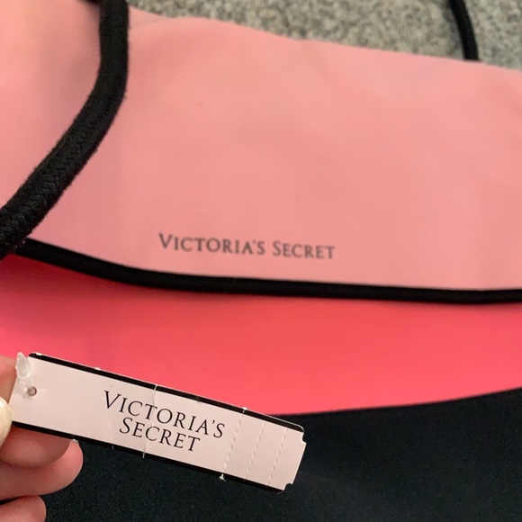 Victoria’s Secret pink color block laptop case with strap - Picture 7 of 10